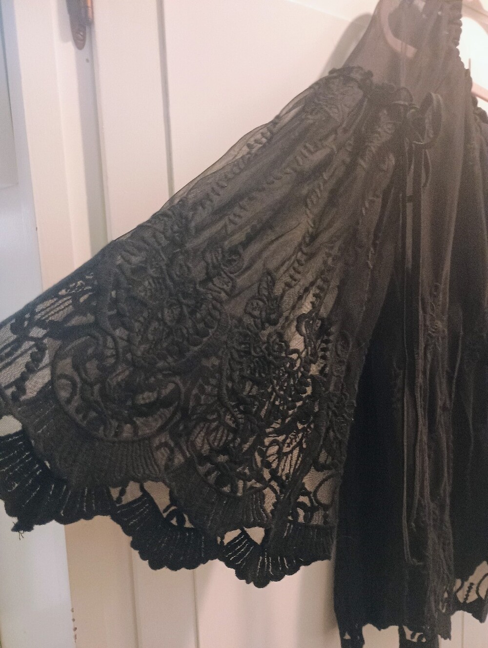 Black Lace Off-Shoulder Women's Top NWT - Picture 2 of 4